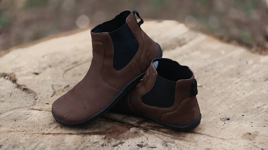 Freet Durham barefoot boot flexibility test showing how the sole bends and twists