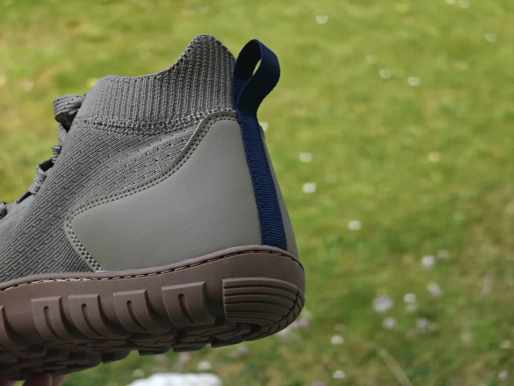 Freet Danum: Rear view of the new pair on grass.