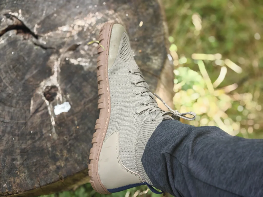 Freet Danum: Collar height and sole profile, on foot.